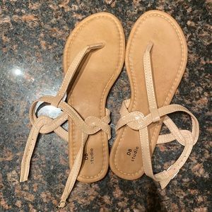 David’s Bridal sandal sz8